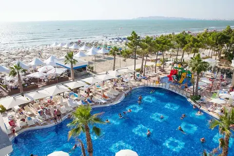 Hotel Grand Blue Fafa in Golem