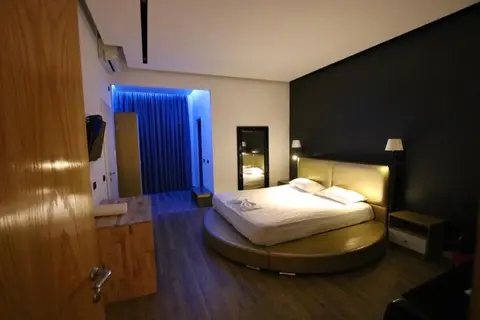 Aurelis Hotel in Tirana — foto 14