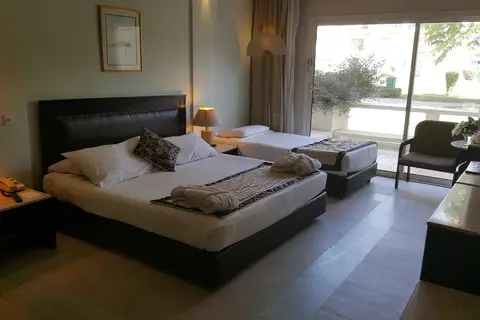 JAZ Pyramids Resort in كفرة نصار — foto 10