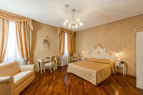 Palazzo Guardi in Venetië, foto 11