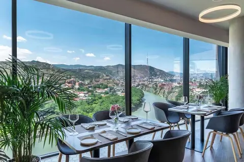 Golden Tulip Design Tbilisi in Tbilisi — foto 7