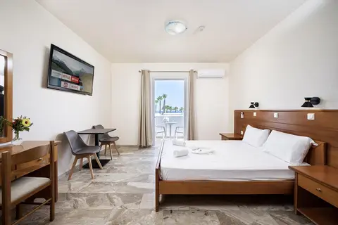 Mammis Beach Hotel in Καρδάμαινα — foto 5