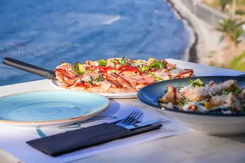 Alma Luxury Resort Hotel in Πέτρα — foto 16