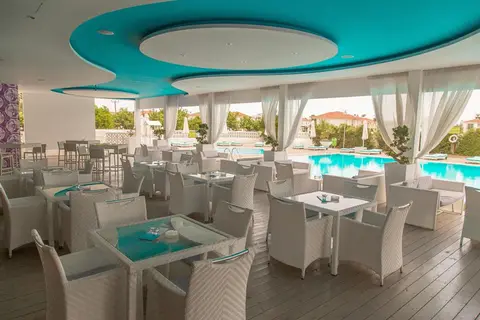 Sveltos Hotel in Oroklini — foto 9