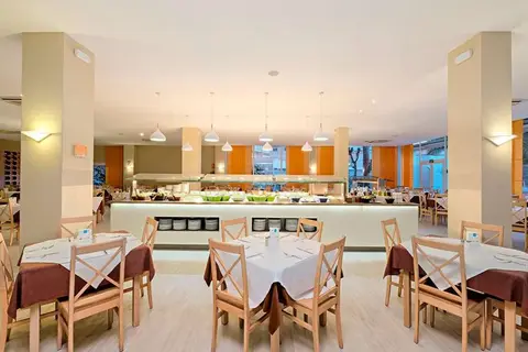 AzuLine Hotel Pacific in Sant Antoni de Portmany — foto 8