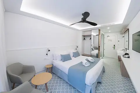 Neptuno Hotel & Spa in Calella — foto 9
