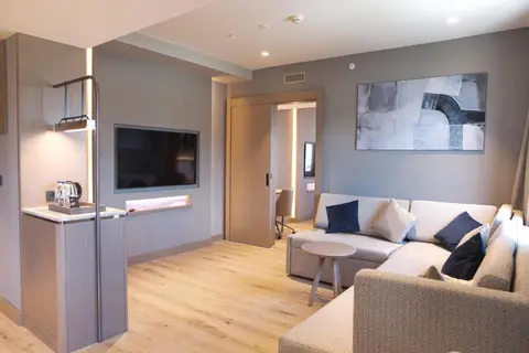 Kolin Hotel in Çiğli — foto 3