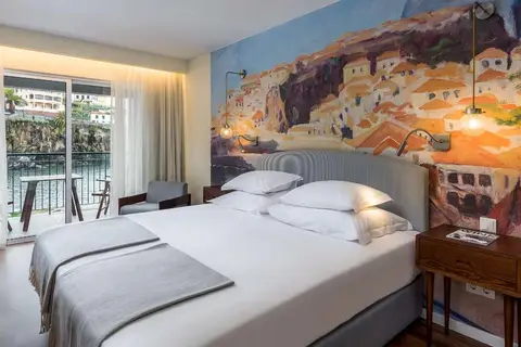 Pestana Churchill Bay in Câmara de Lobos