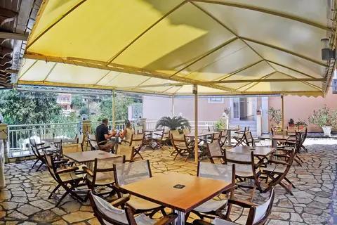 Angelica in Άγιος Γόρδιος — foto 8