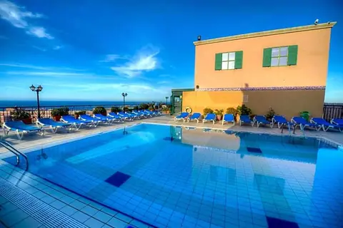 Golden Tulip Vivaldi Hotel in San Ġiljan