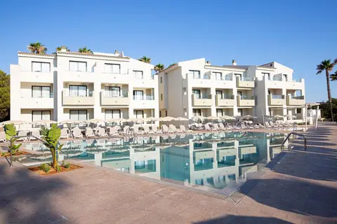 Hipotels Mediterráneo Club in Sa Coma