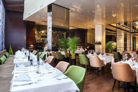 Saint Ten Hotel in Belgrado — foto 3