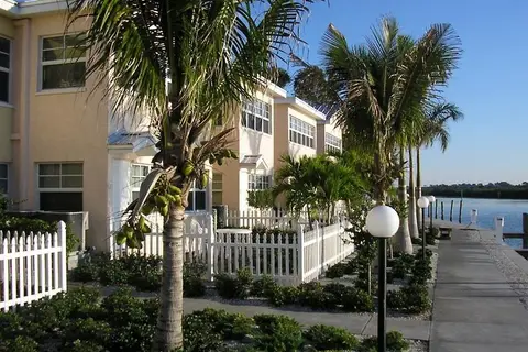 Barefoot Beach Resort in Indian Shores