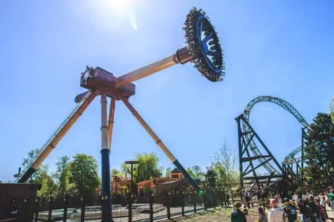 Attractie- en Vakantiepark Slagharen in Slagharen — foto 2
