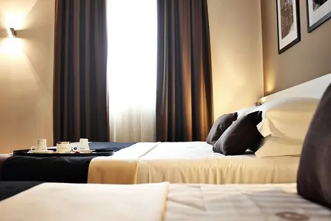 Stelle Hotel The Businest in Napels — foto 17