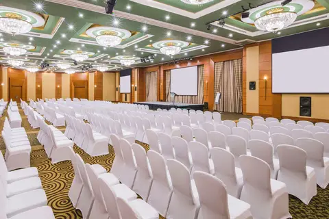 Swissôtel Al Murooj Dubai in Dubai — foto 4