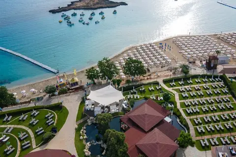 Capo Bay Hotel in Παραλίμνι — foto 16
