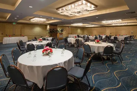 Crowne Plaza Ventura Beach in Ventura — foto 21