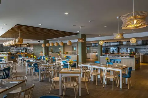 Leonardo Laura Beach & Splash Resort in Paphos, foto 17
