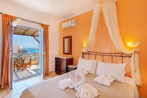 Sunrise Beach Suites in Αζόλιμνος — foto 6
