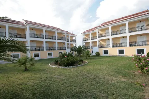 Village Inn Studios & Appartementen in Laganas Municipal Unit, foto 28