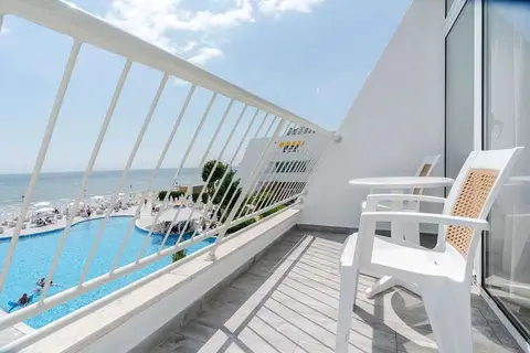 Hotel AluaSun Helios Beach in Обзор — foto 8