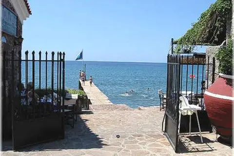 Olive Press Hotel & Apartments in Μόλυβος — foto 11