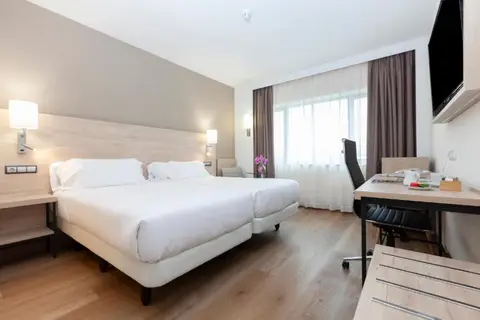 Hotel Puerta De Bilbao in Barakaldo — foto 15