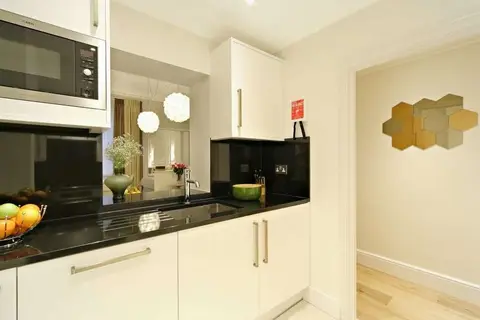Queensgate Court Appartementen in Londen, foto 24