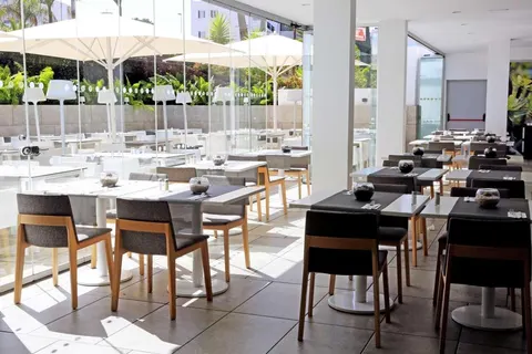 Akeah Broncemar foto 4