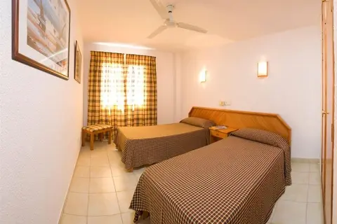 Tropicana Ibiza Suites in Sant Jordi de ses Salines — foto 28