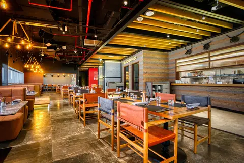 The First Collection Dubai Business Bay in Dubai — foto 3