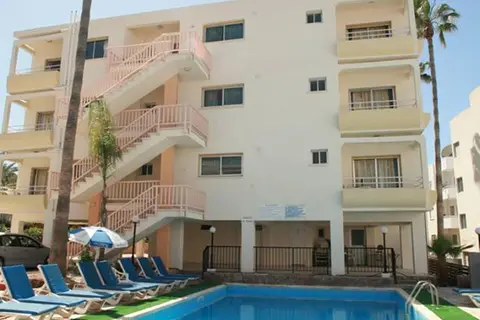 New York Plaza Hotel Apartments in Paphos — foto 20