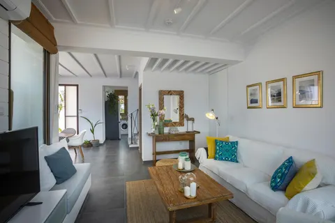 Chris Le Mare Luxury Villa in Paralimni — foto 5