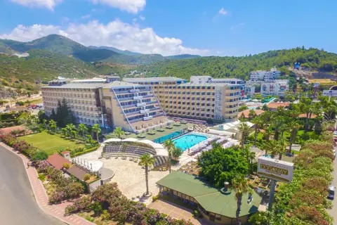 Beach Club Doganay in Alaşehir — foto 24