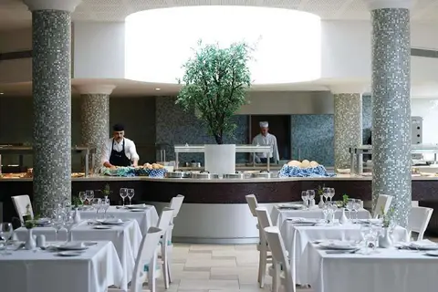 Atlantica Oasis Hotel in Limassol — foto 9