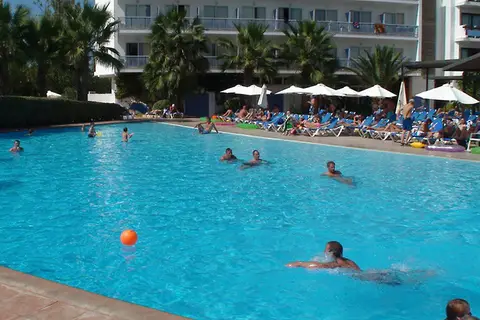 Hotel  AzuLine Bergantín in Sant Josep de sa Talaia — foto 21
