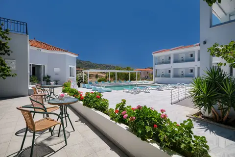 Defkalion in Πέτρα — foto 24