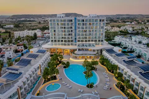Radisson Blu Hotel, Larnaca in Larnaca — foto 9