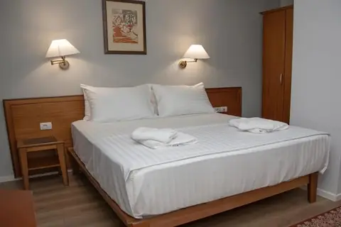 Arber Hotel in Tirana — foto 4