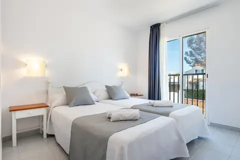 Apartamentos Vibra Caleta Playa in Ciutadella — foto 16