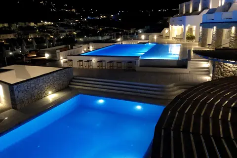 The George Hotel in Πλατύς Γιαλός — foto 12