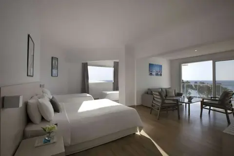 Harmony Bay Hotel in Limassol — foto 7