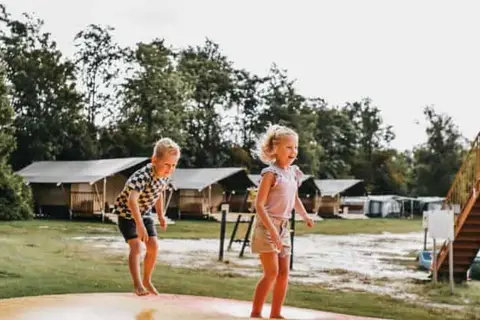 Vodatent Vakantiepark De Kleine Wielen in Leeuwarden — foto 2