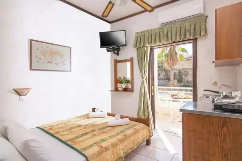 Iliostasi Beach Apartments in Chersonisos Municipal Unit, foto 4
