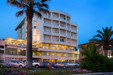 Sina Astor in Viareggio