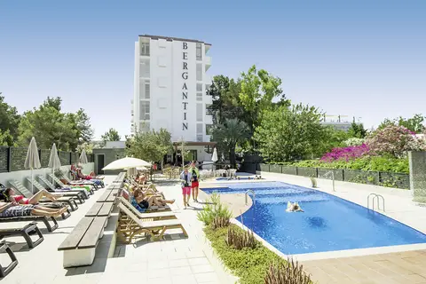 Hotel  AzuLine Bergantín in Sant Josep de sa Talaia — foto 4