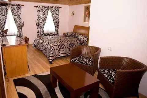 Villa Tafaj in Tirana, foto 10
