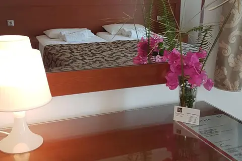 Paul's Garden Studios in Χαράκι — foto 24