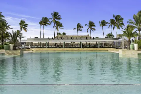 Fly & Go Mangrove Beach Corendon, Curio by Hilton in Willemstad, foto 31